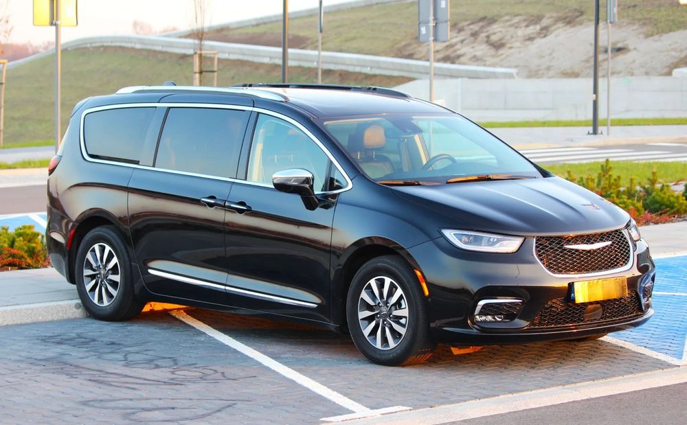 Chrysler Pacifica FULL Limited, HYBRID PLUG-IN, Kamery 360, Harman Kardon, Panorama