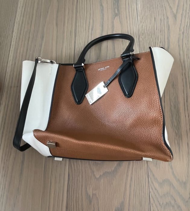 Mala Michael Kors nova super elegante