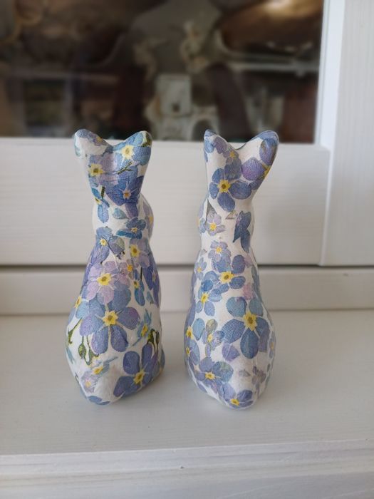 Zające wielkanocne ceramika decoupage wiosenne króliki w kwiaty