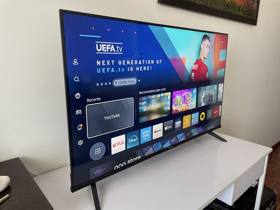 TV Hisense 40’ com Led atrás