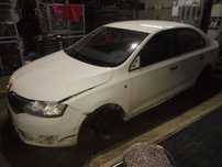 Carro MOT: CAYV SKODA RAPID 2013 1.6 TDI 105 CV 5P BRANCO DIESEL