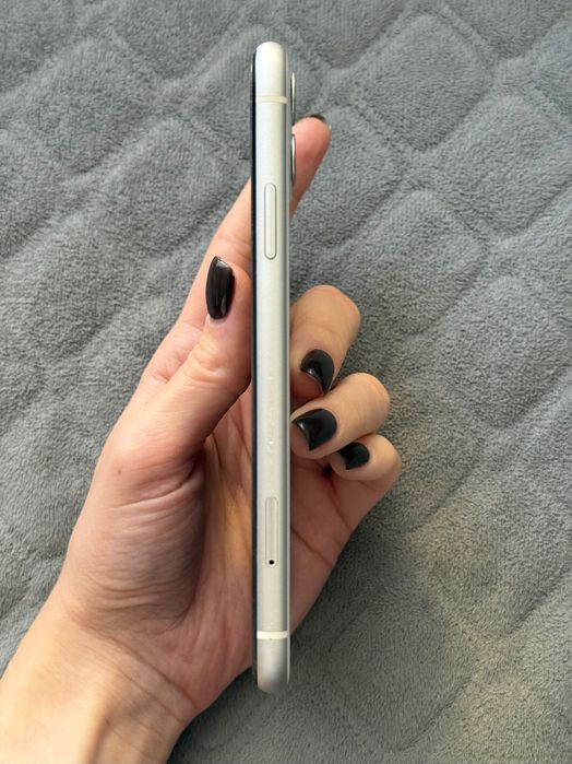 iPhone 11 — 128 GB — Ідеальний стан