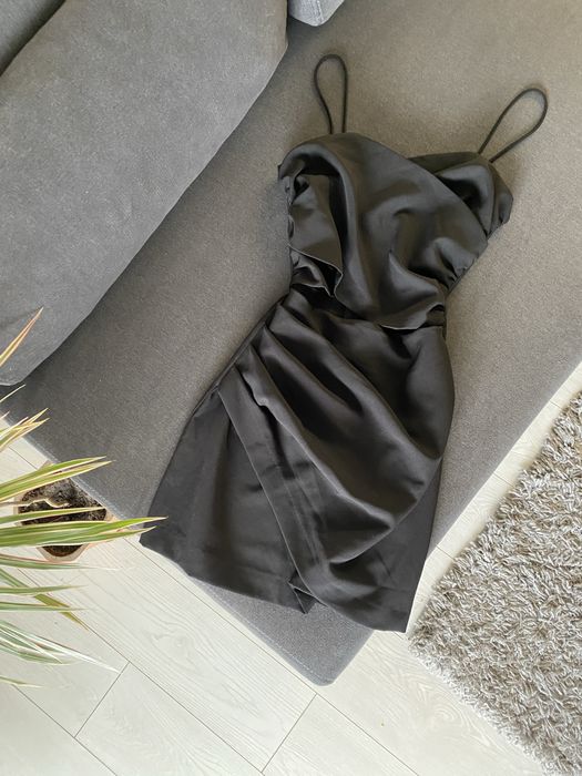Сукня з трохи відкритим животиком ZARA