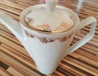 Dzbanek porcelanowy