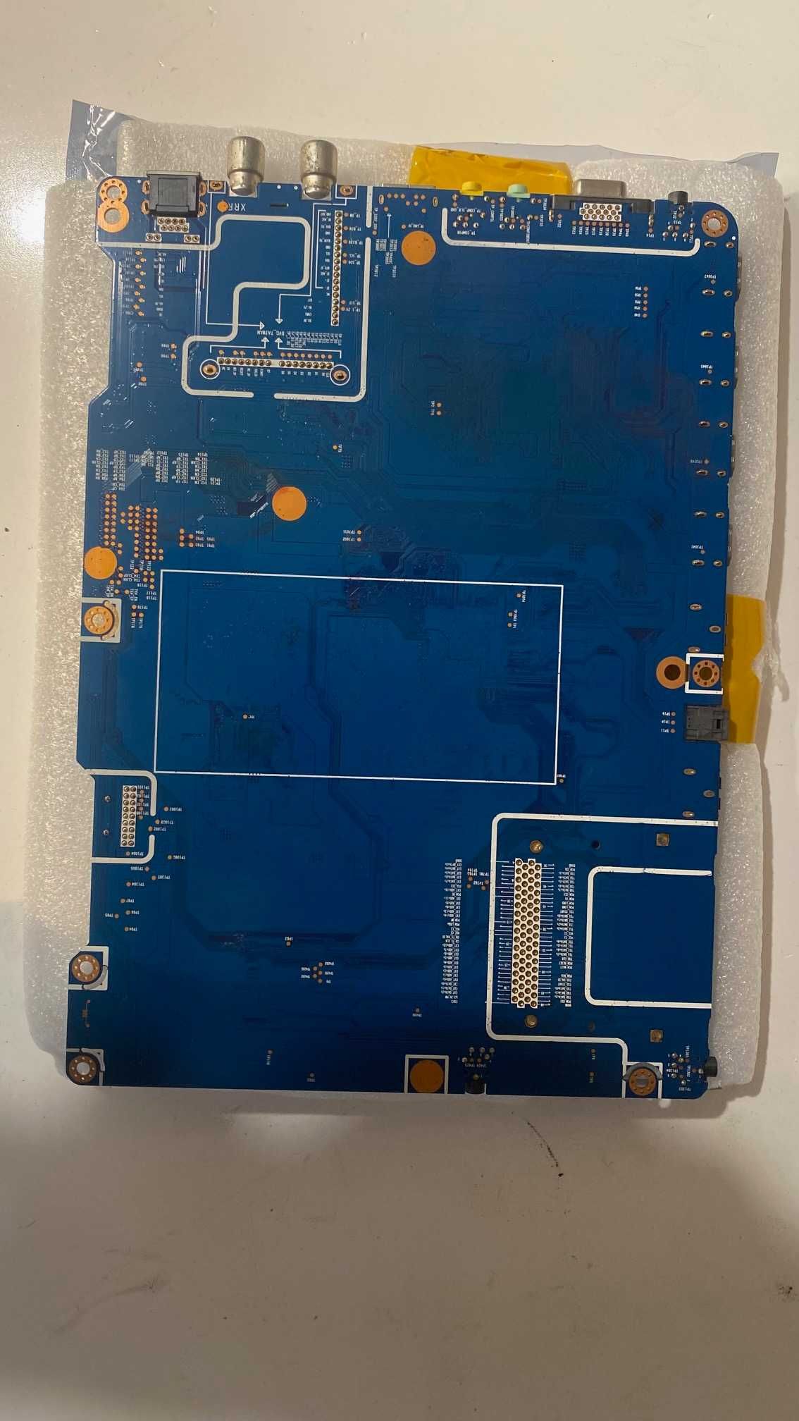 Płyta główna Samsung UE32C6500 telewizora