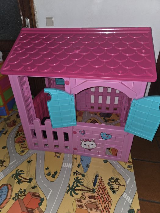 Vendo casa da barbie como nova
