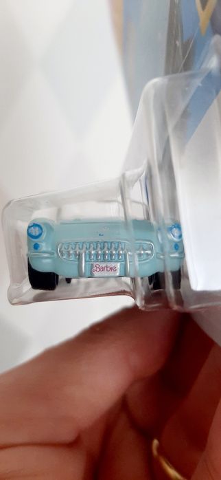 Barbie 1956 Corvette Hotwheels
