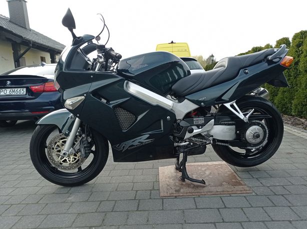 Ładna Honda VFR 800 fi tylko 45 tys km