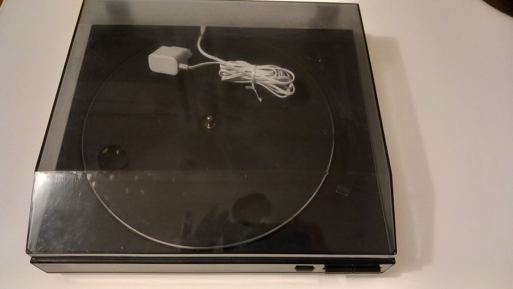 Gramofon JVC AL-E300BK na części.