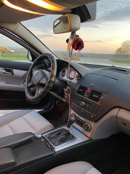 Mercedes-Benz c200 s204 2008р