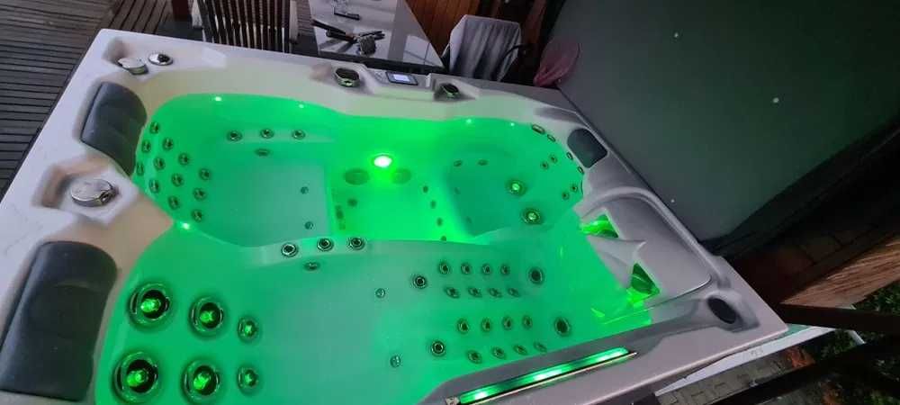 JACUZZI Wanna ogrodowa z hydromasażem Infinitas MB300 GERMANY - 15999€