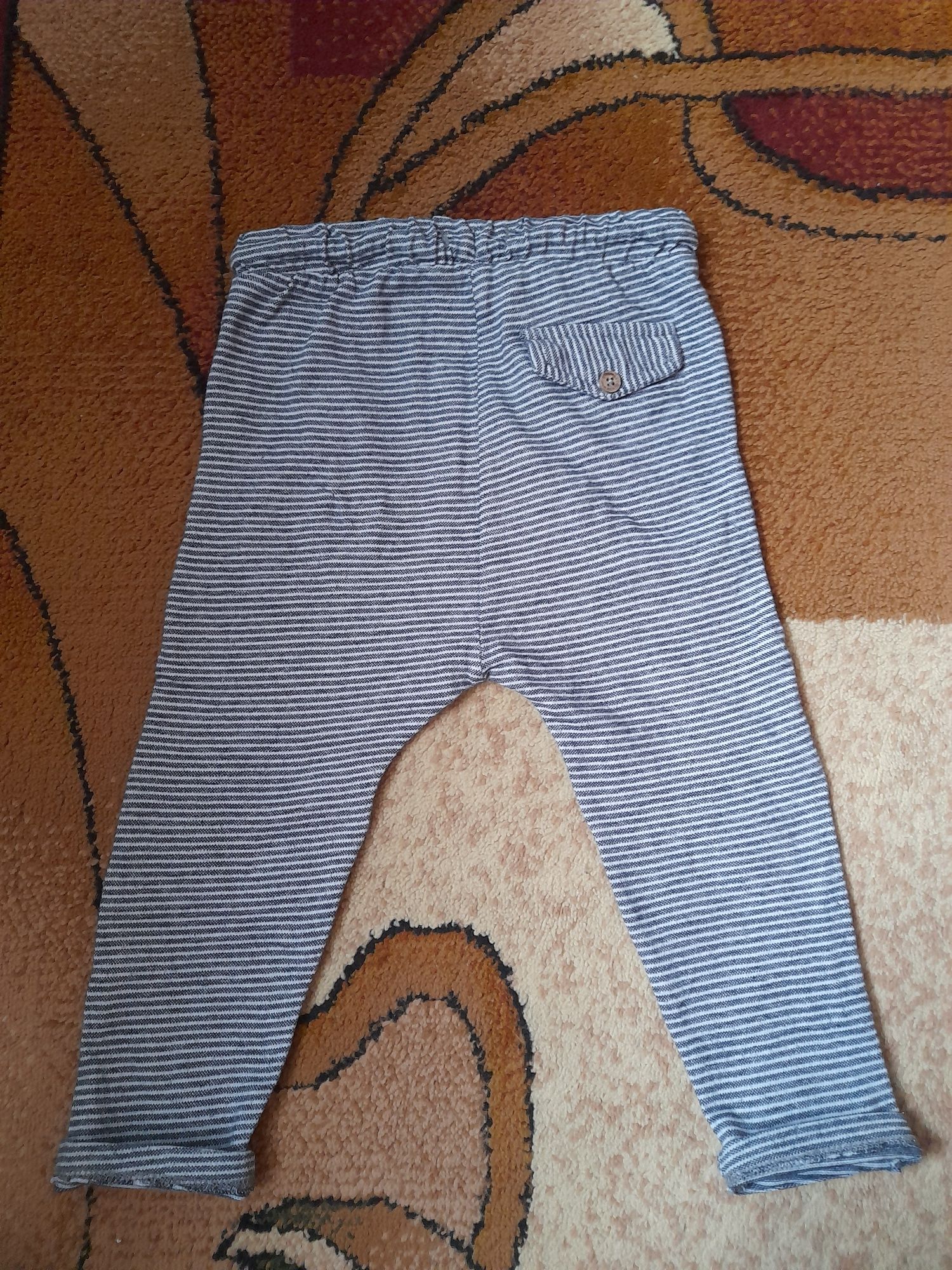 Spodnie joggery reserved w paski