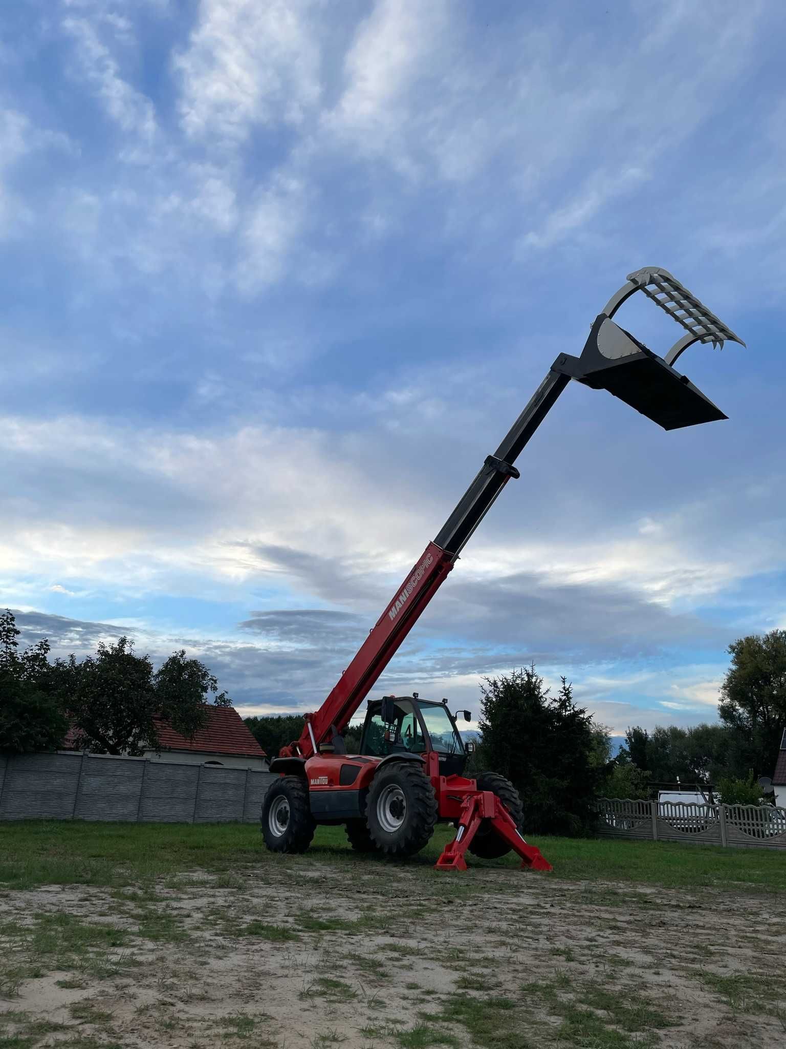 Usługi ładowarką teleskopową - Manitou 14m, 3,5t