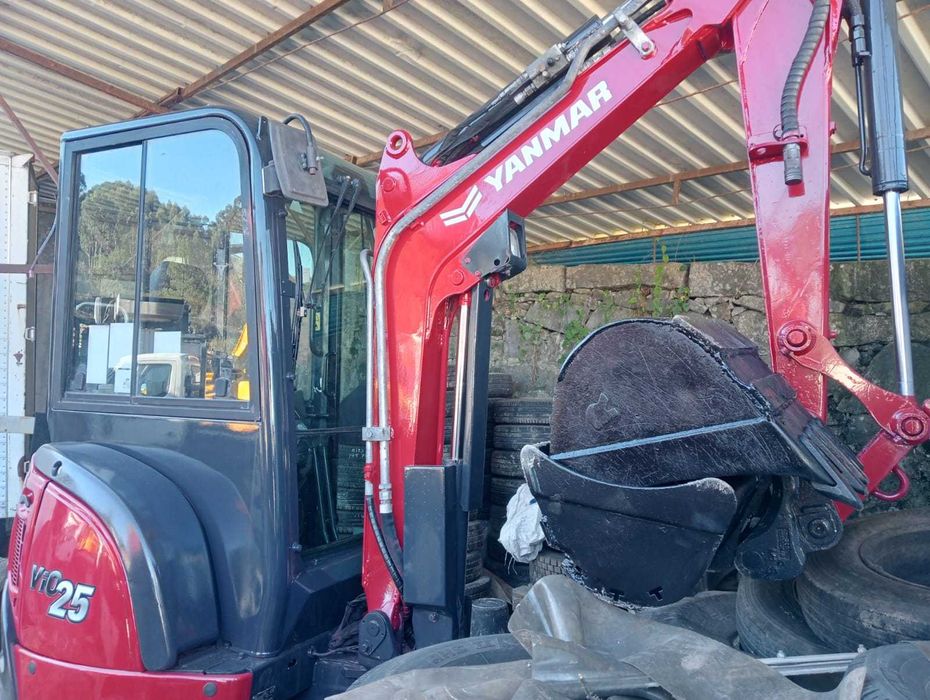 Mini Giratória Yanmar ano 2016