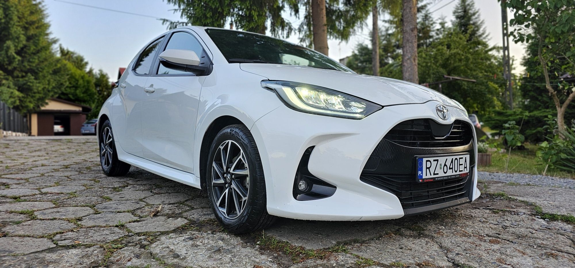 Jak NOWA! Toyota Yaris full wersja! Led! Kamera! Navi! Okazja!