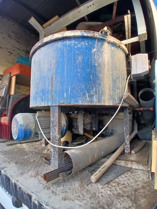 Бетоно змішувач .Евро забор оборудивания.