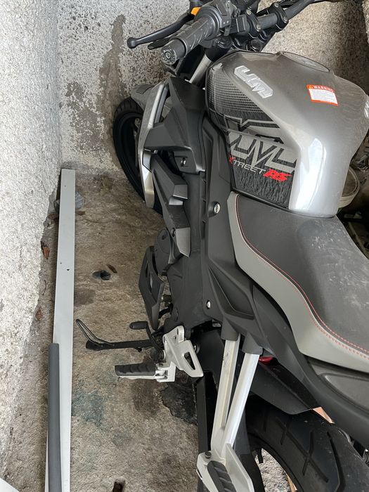 Mota marca UM xtreet