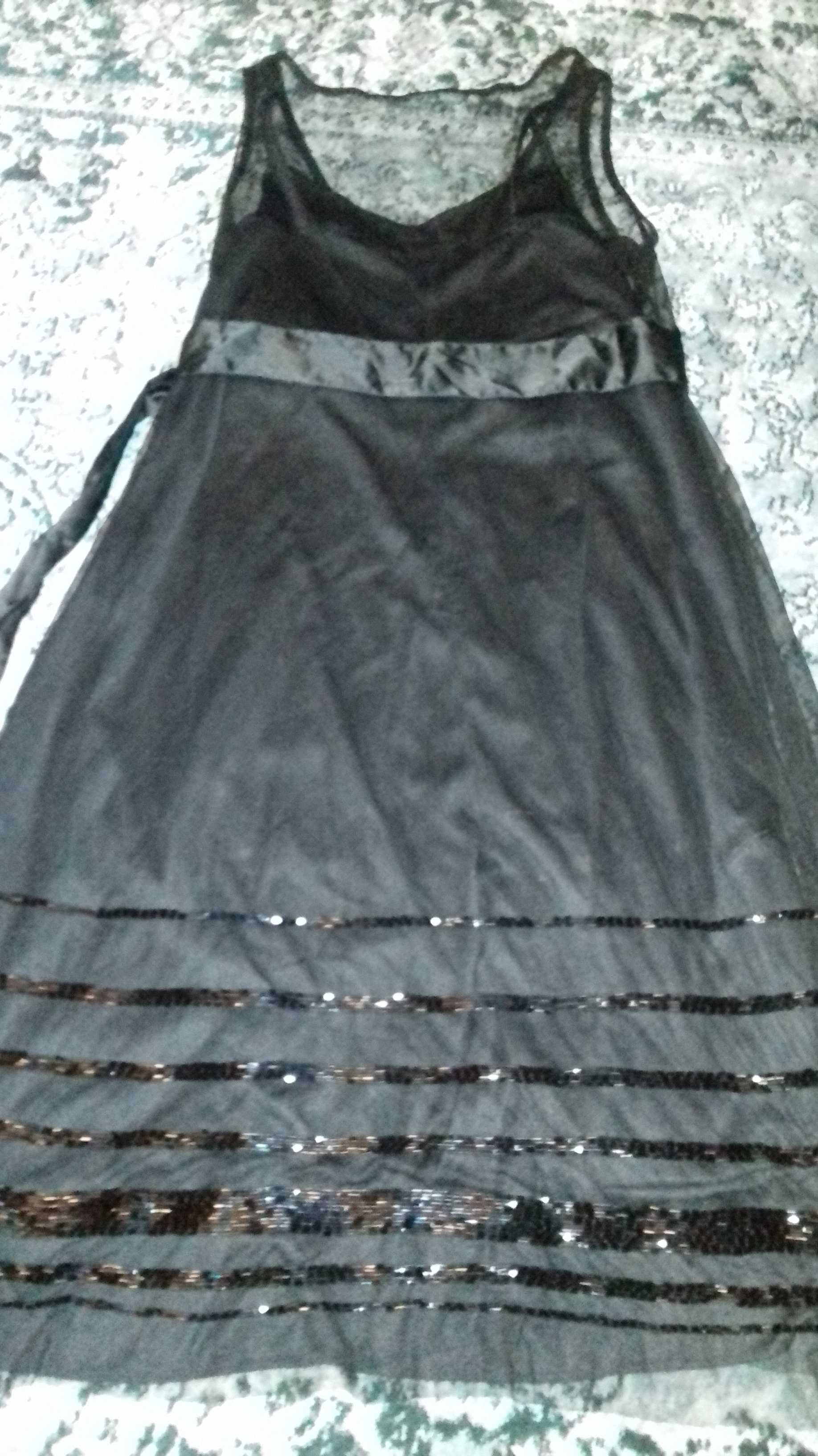 Платье черное бисер  L