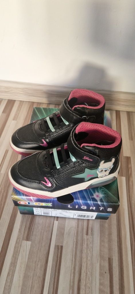 Sneakersy Geox Lights J Inek Girl J36ASC 0CENF C9B4A r.29 jak nowe