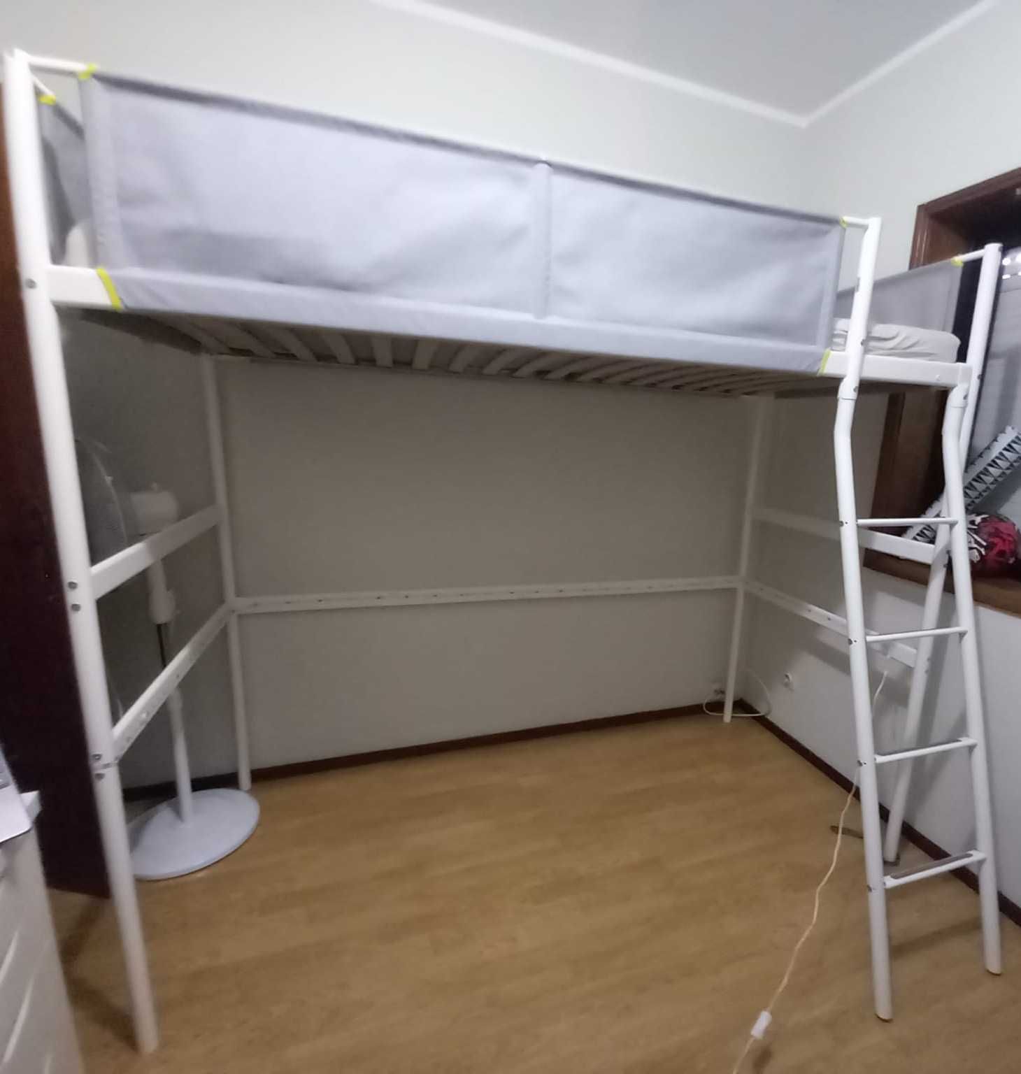 Cama para criança + colchão + puff