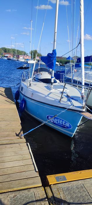 Jacht Sagitta z przyczepą