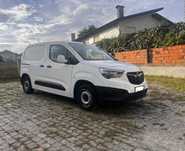 Opel Combo 1.6 Forrada e com Gancho Reboque