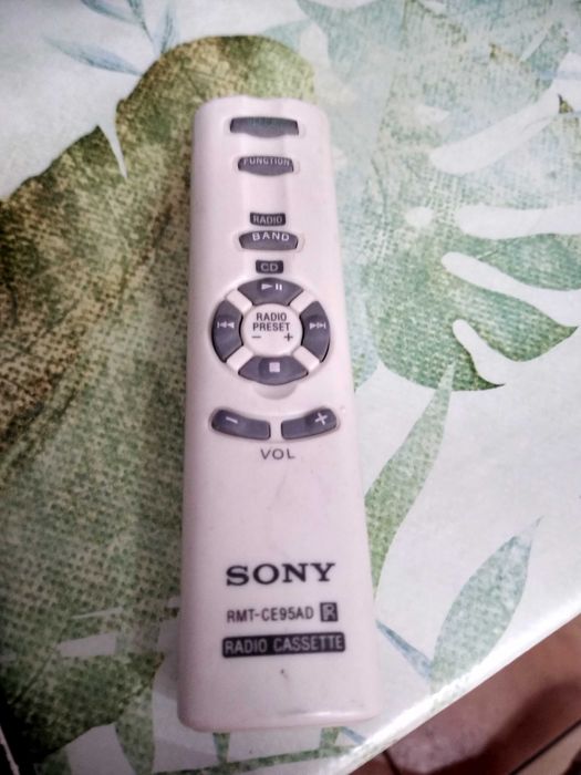 Sprzedam pilot do boombox sony