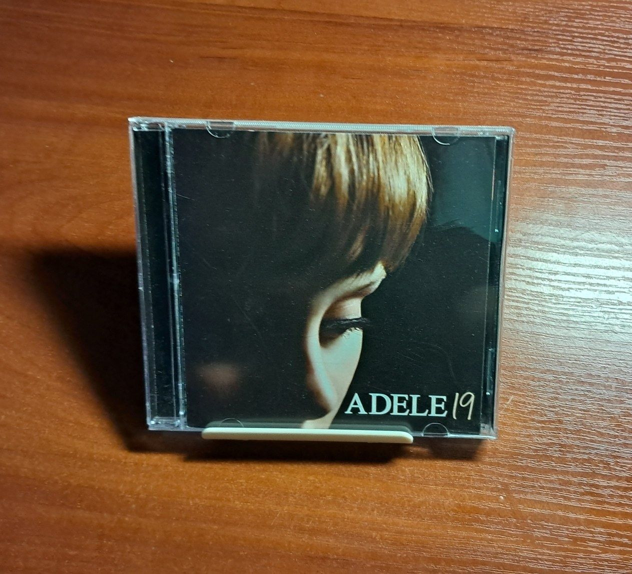 CD диск: Adele "19" і Björk "Medúlla"