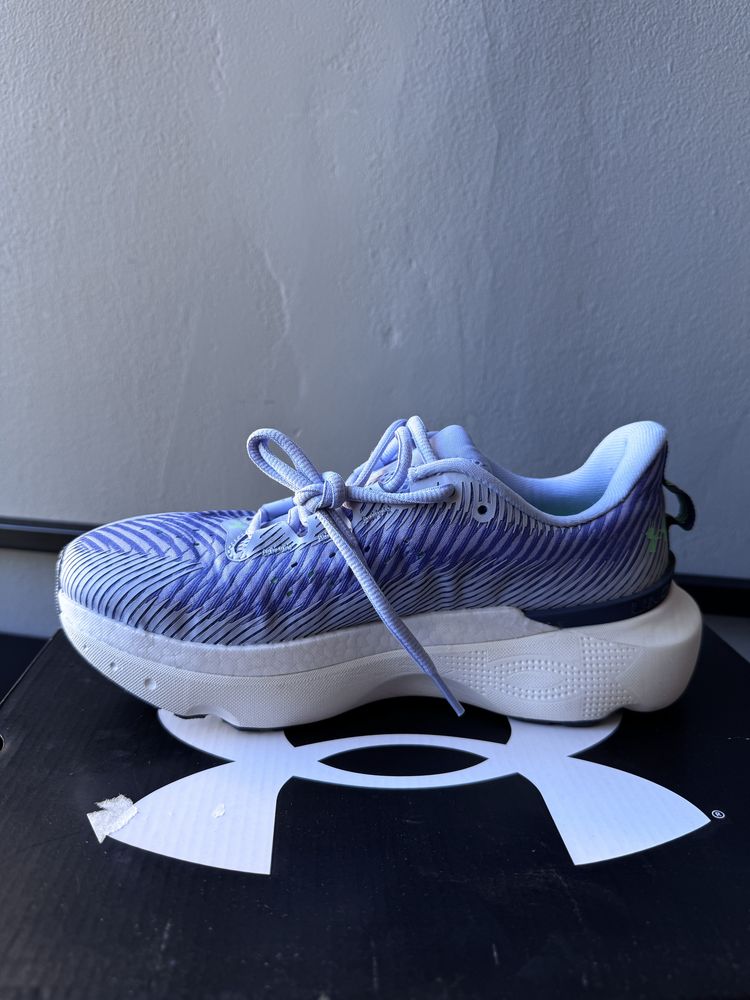 Кросівки жіночі Under Armour