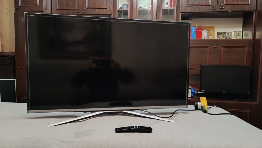 Телевізор Samsung UE40KU6400