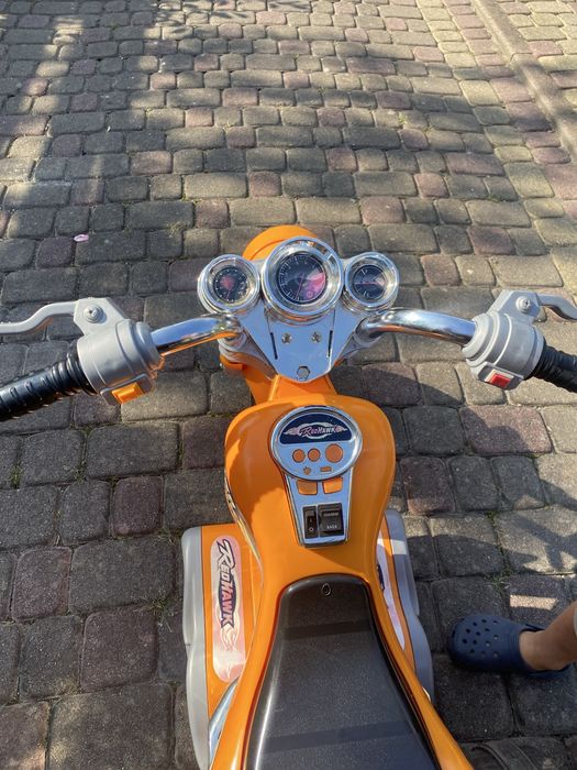 Мотоцикл трьохколісний дитячий