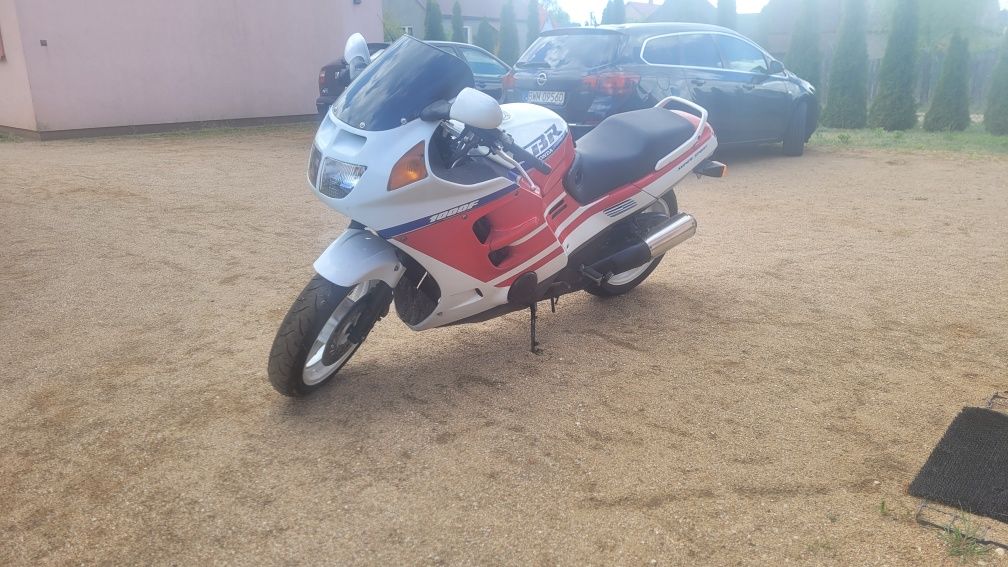 Honda CBR 1000f 136 koni-turystyk-doinwestowana -wygodna-zamiana