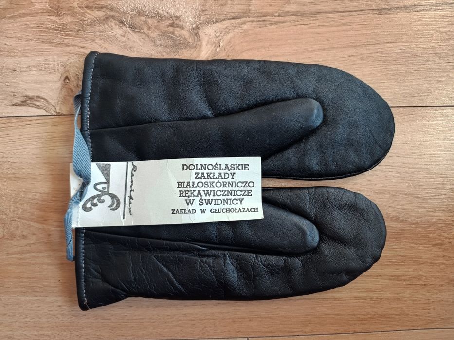 rękawiczki skórzane damskie z metką PRL z 1989 roku