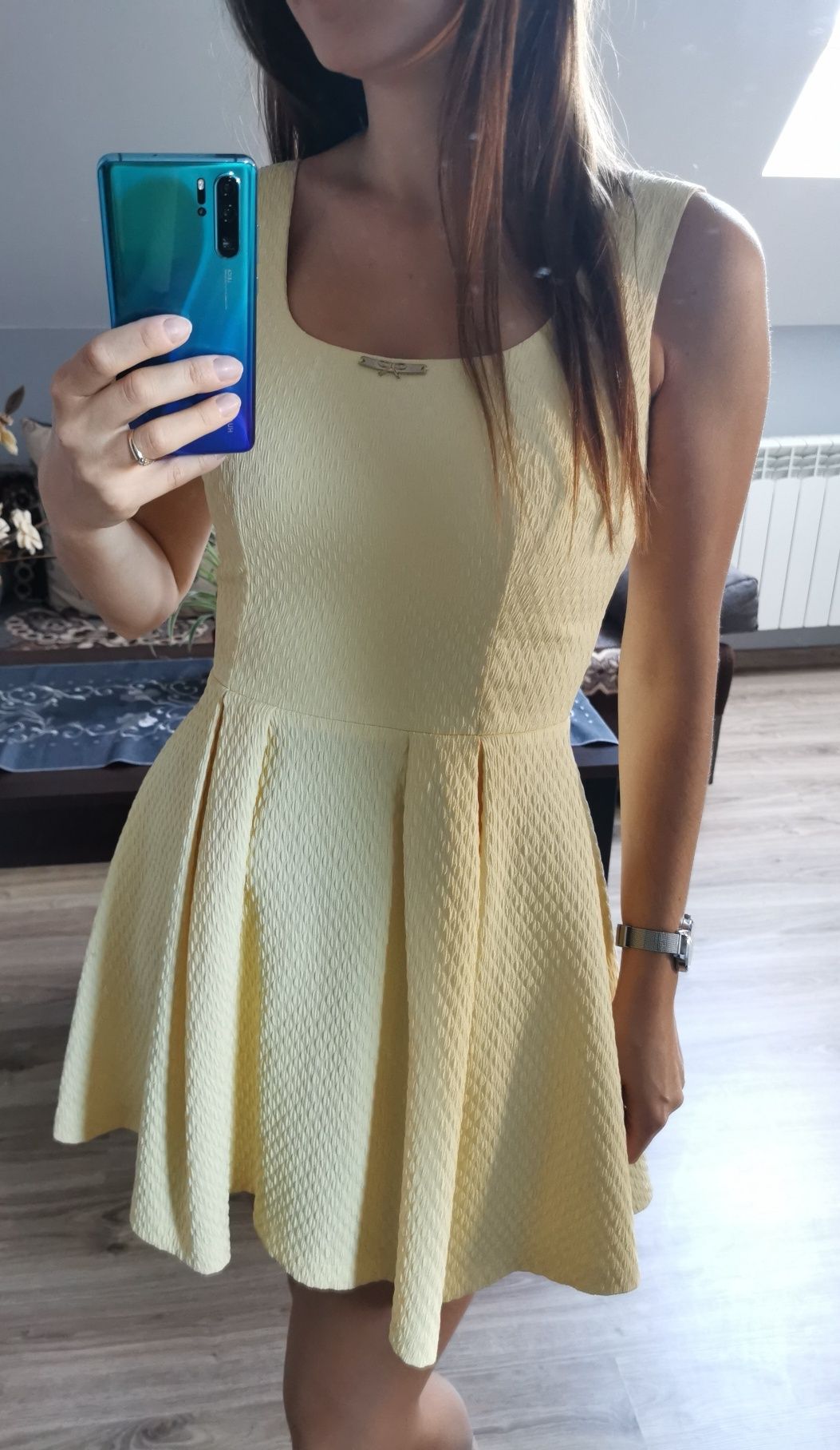 Sukienka jasna żółto beżowa