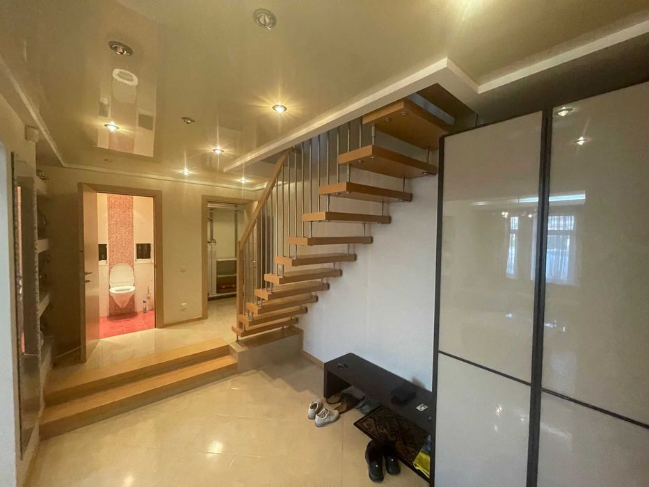 Рідкісна 4к на Паньківській 27/78 (3 спальні і кухня-вітальня)