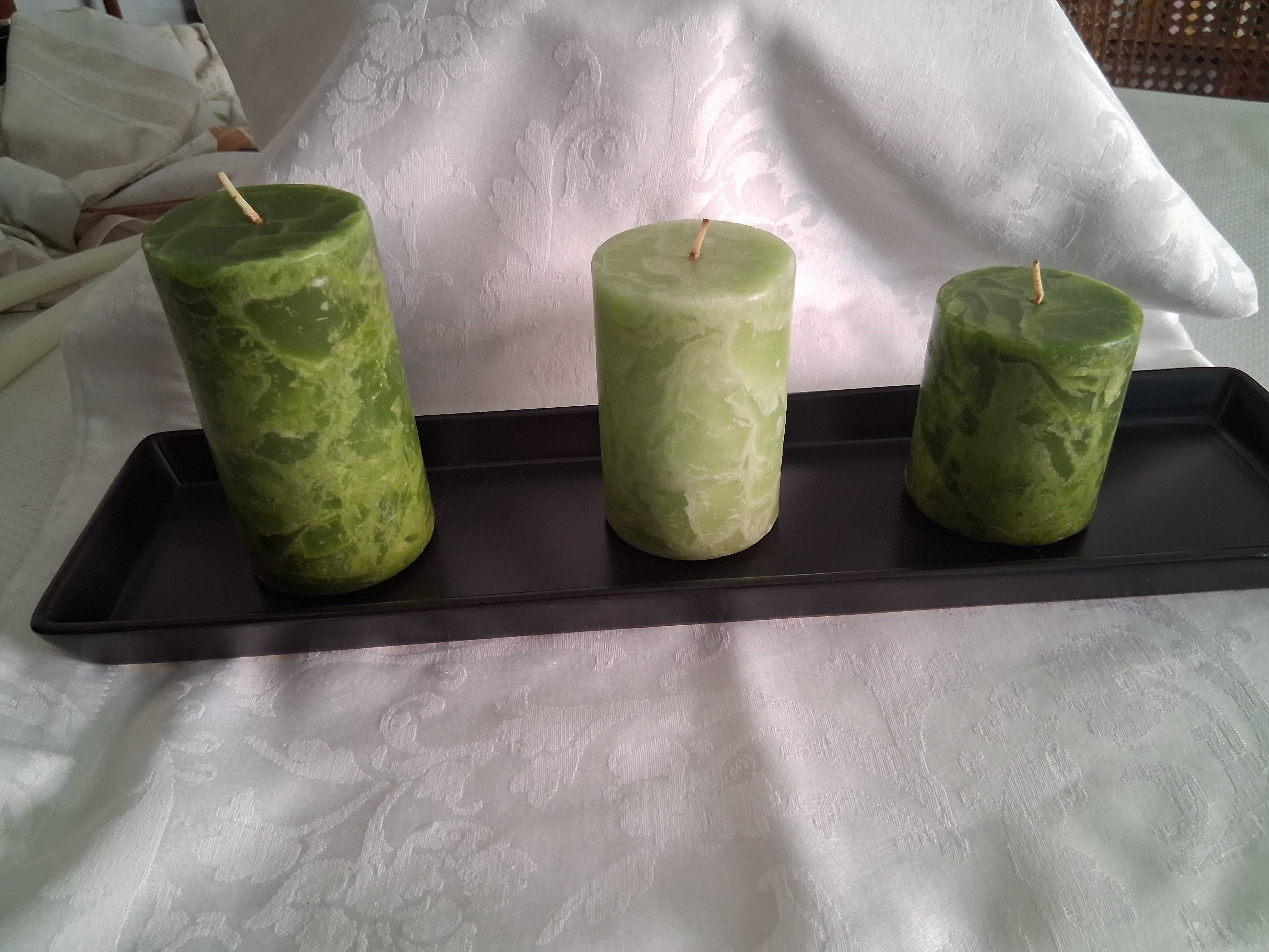 Base com 3 velas verdes decorativas (Portes incluídos)