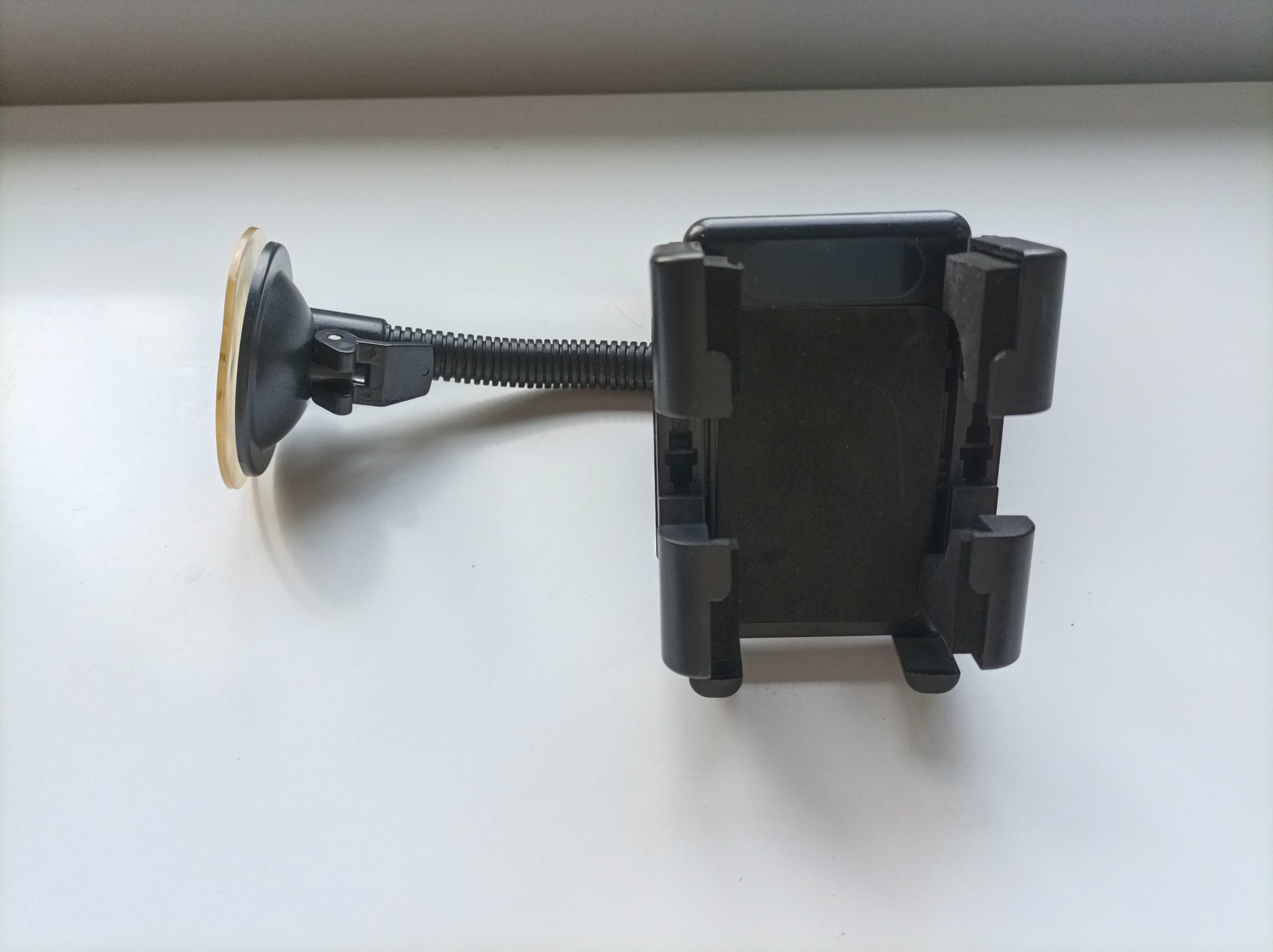 Suporte Ventosa Telemóvel/Smartphone para Automóvel Universal Preto