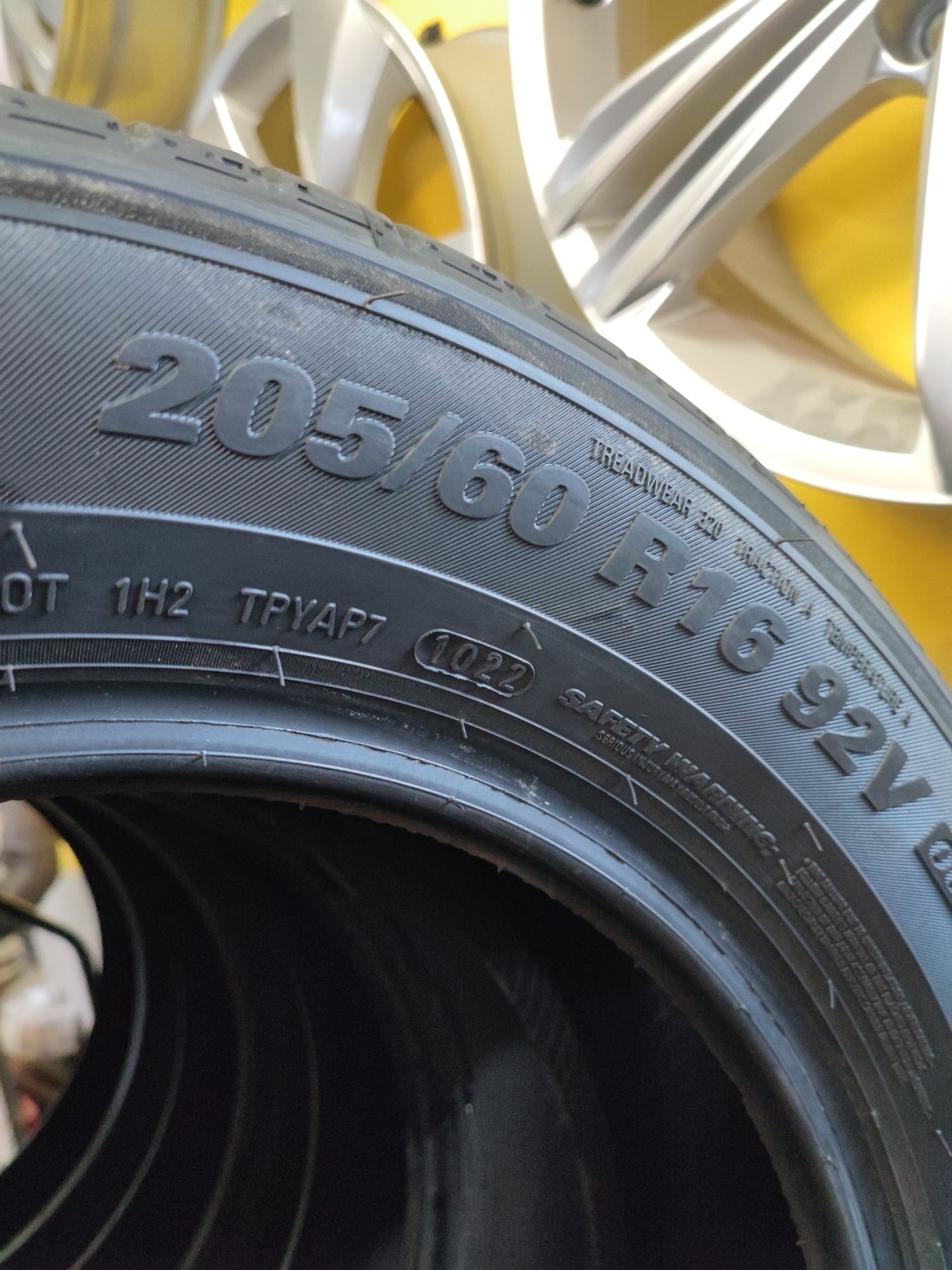 Opony letnie 205/60R16 92V Kumho ECSTA PS71 | 2022