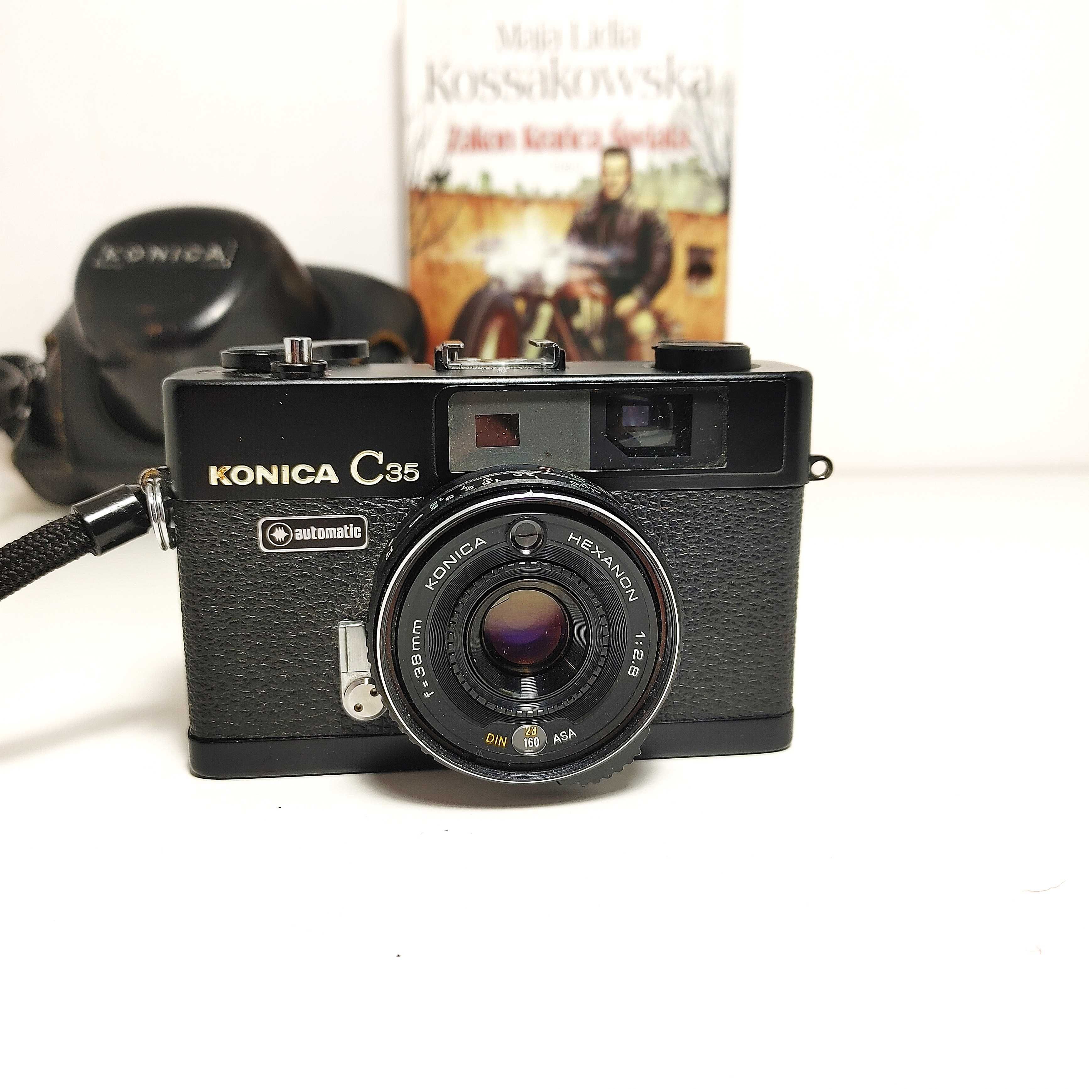 Analogowy kompaktowy  Dalmierz KONICA C35 Automatic 1971 r z FUTERAŁEM