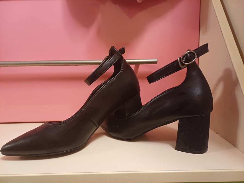 Туфлі 35 розміру