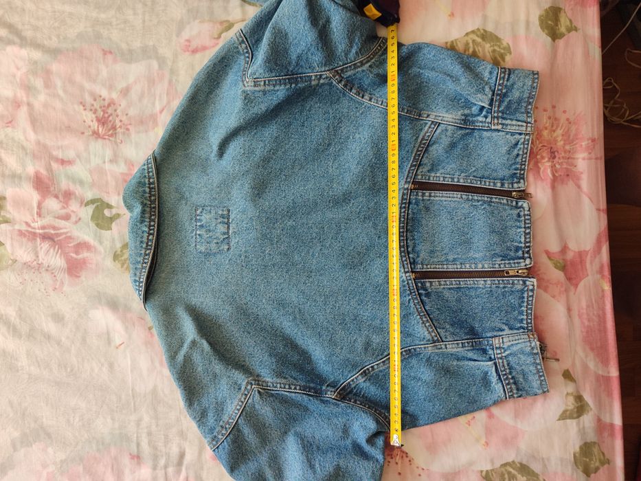 Продам джинсовую куртку, толстовки.