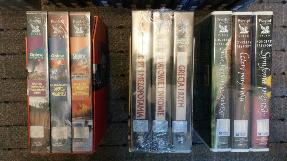 Magnetowid Panasonic NV-F65HQ z kasetami VHS Sony/BASF/AKAI/Panasonic