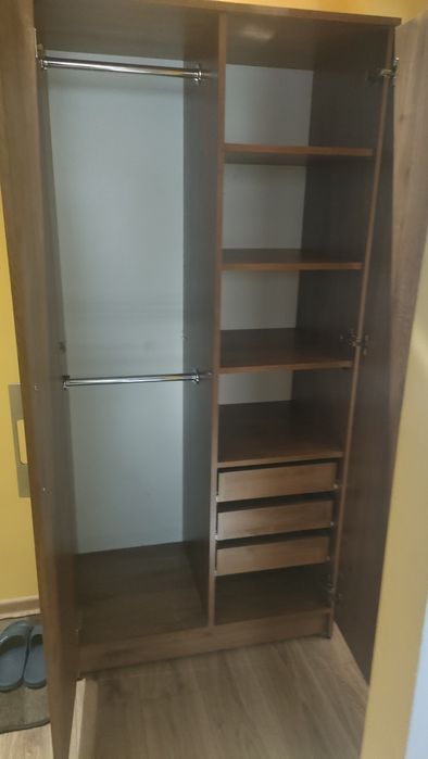 Sprzedam szafe z pułkami i szufladami