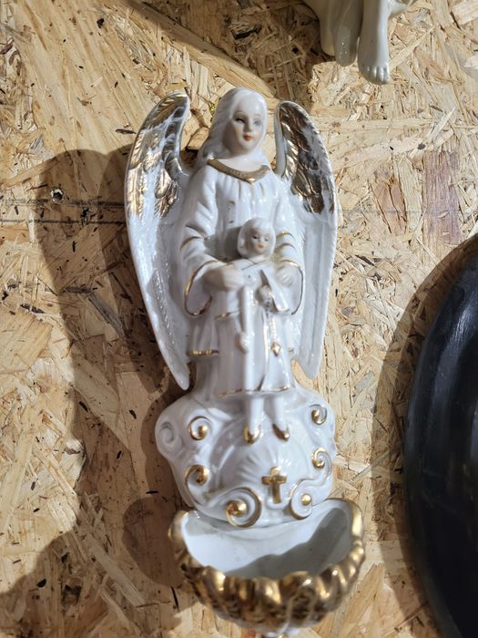 Anioł Stróż porcelanowa kropielnica