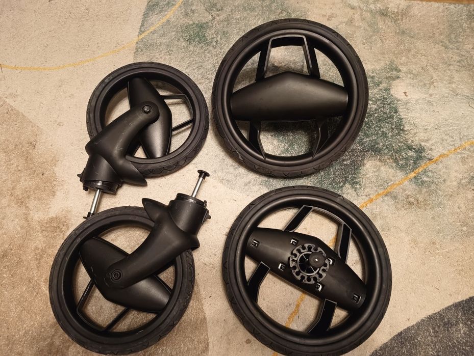 Komplet kół do wózka invictus V NOWE