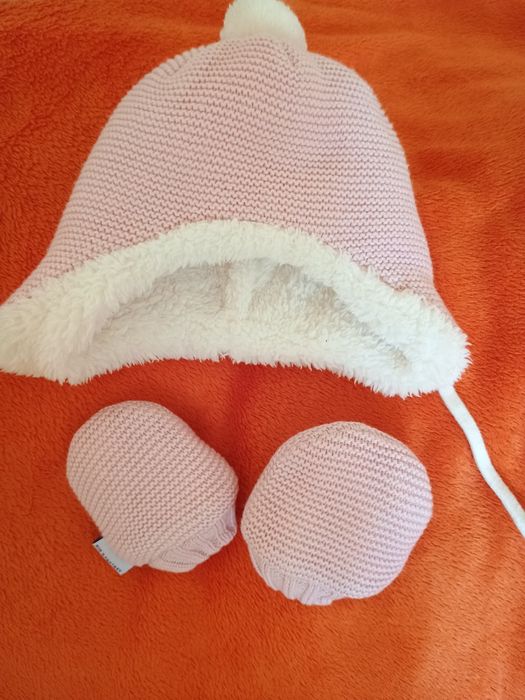 Продам модные шапки на девочку