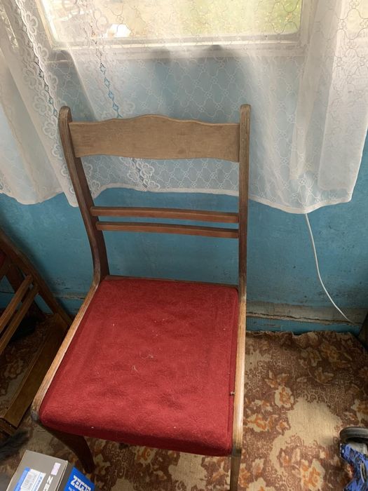 Стільці три штуки