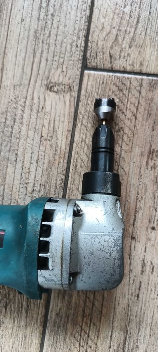 Nożyce elektryczne do blachy Makita