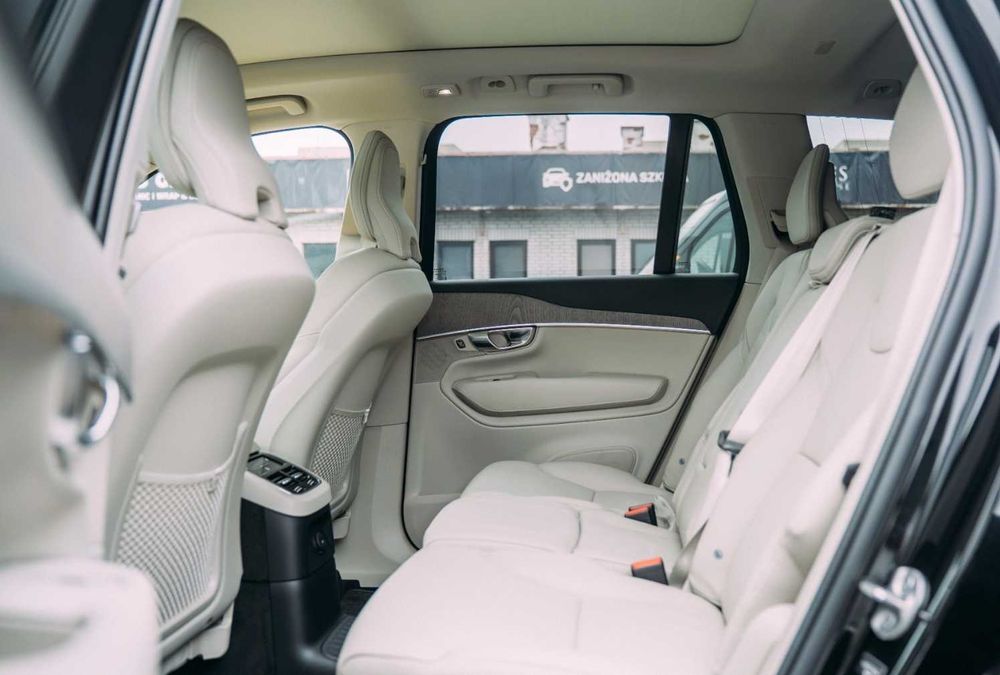 Volvo XC 90 T8 Plug-In Hybrid  2020 2.0