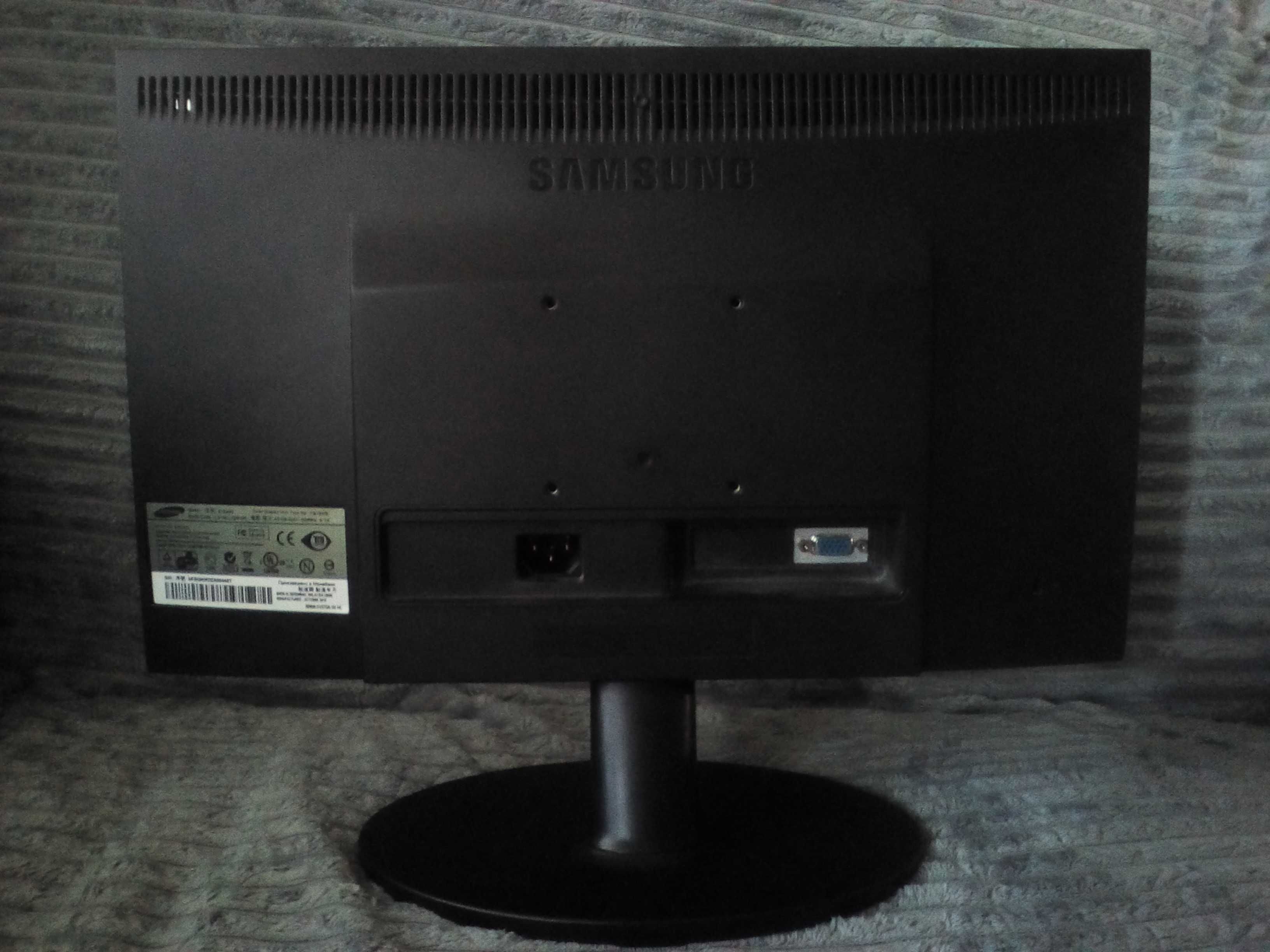 Монитор Samsung SyncMaster E1920